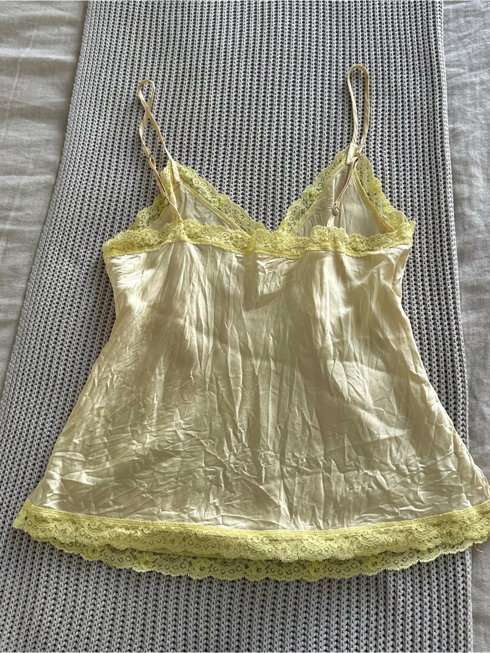 Y2K Silky Lace Trim Butter Yellow Cami Top - Picture 4 of 5
